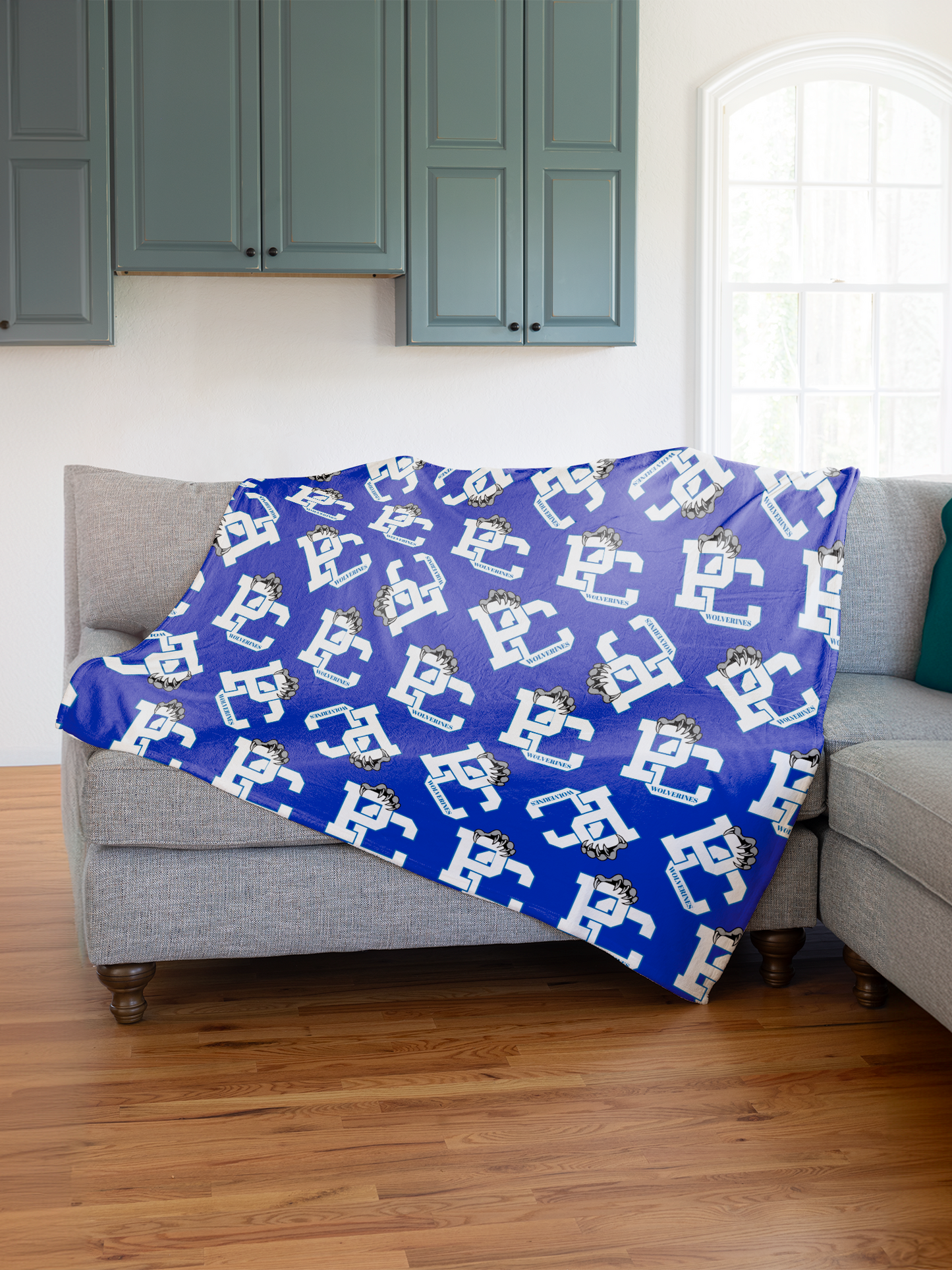 PC Wolverines Claw Logo Pattern, White on Blue 60"x80" Sherpa Fleece Blanket