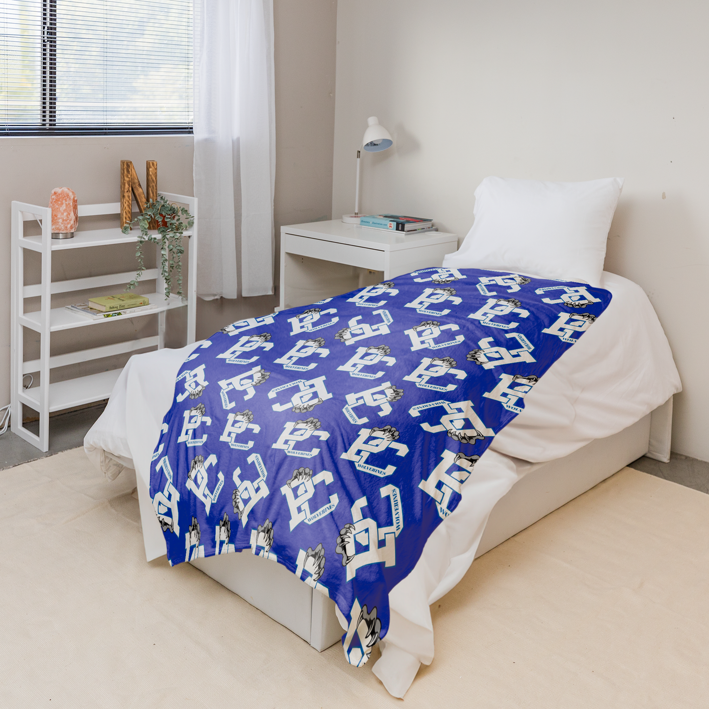PC Wolverines Claw Logo Pattern, White on Blue 50"x60" Fleece Blanket